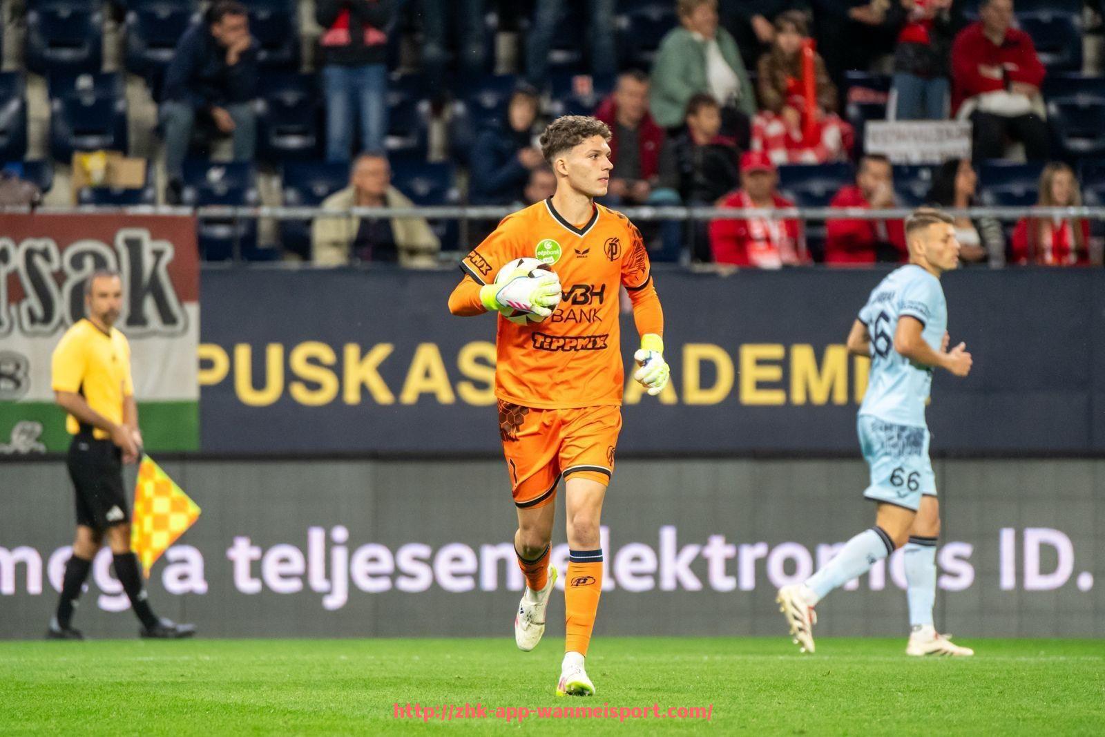 完美体育官方入口-2025年世俱杯精彩回顾：历场经典瞬间重温与高能剪辑